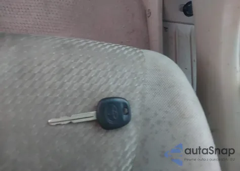 2004 Toyota Highlander V6 z USA, uszkodzony, nr VIN JTEDP21A840018439